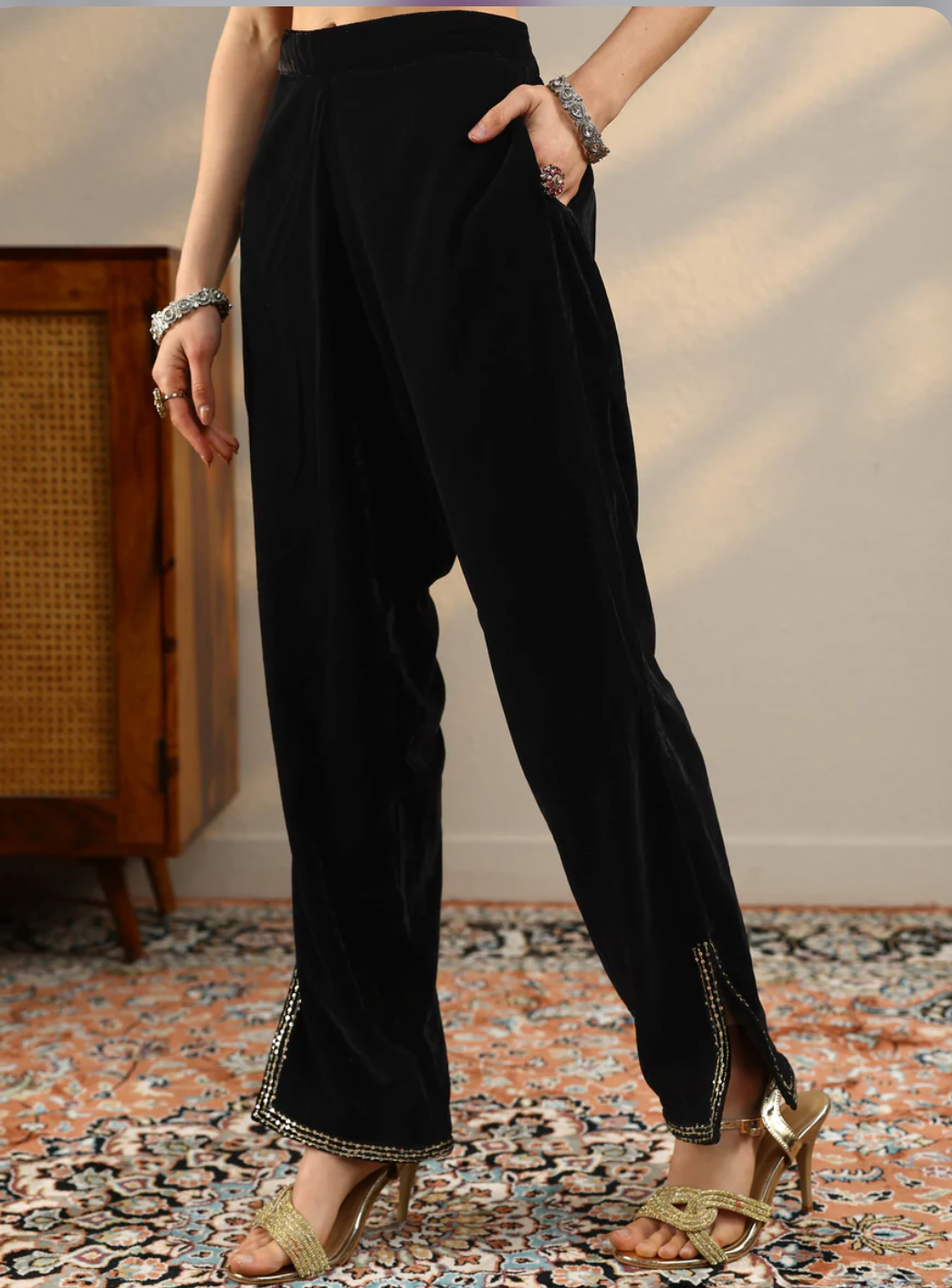 ANAYA V NECK PREMIUM VELVET A LINE HOA0191