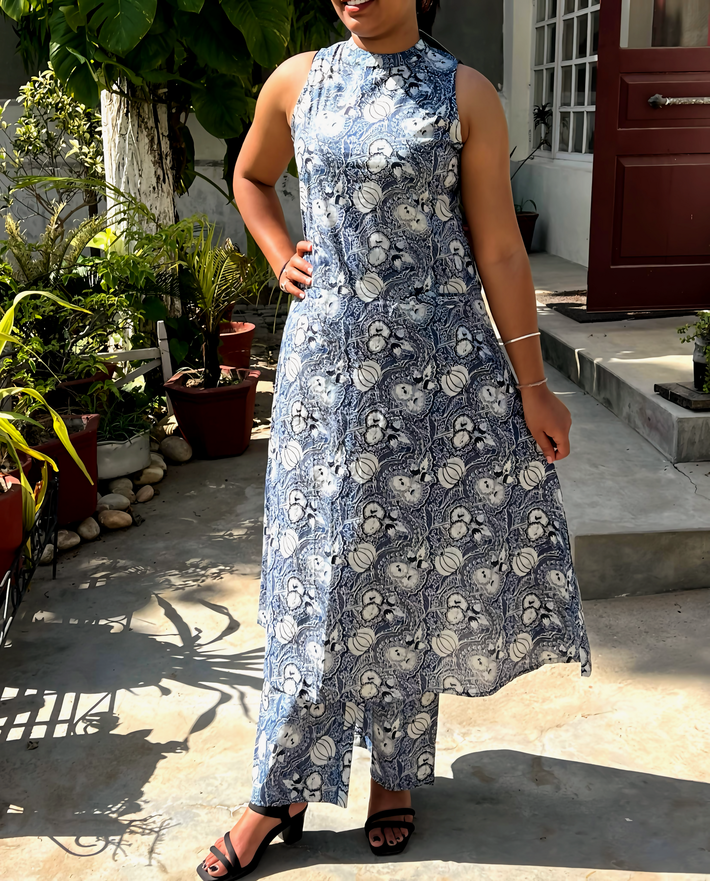 Beautiful Halter Neck Kurta And Pant With Pockets HOA027