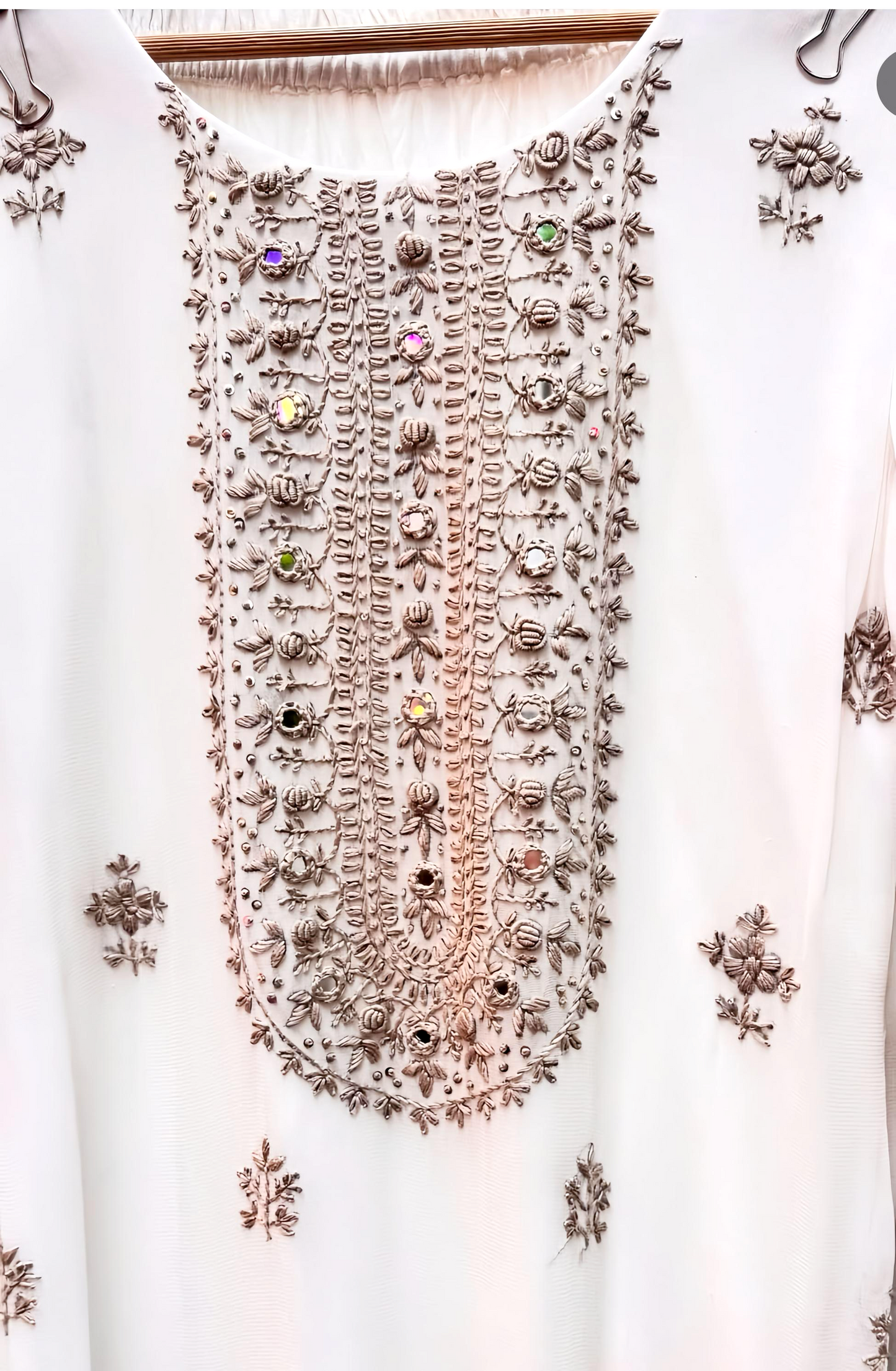Off White Luxury Hand Embroidery Georgette Suit Set HOA0207