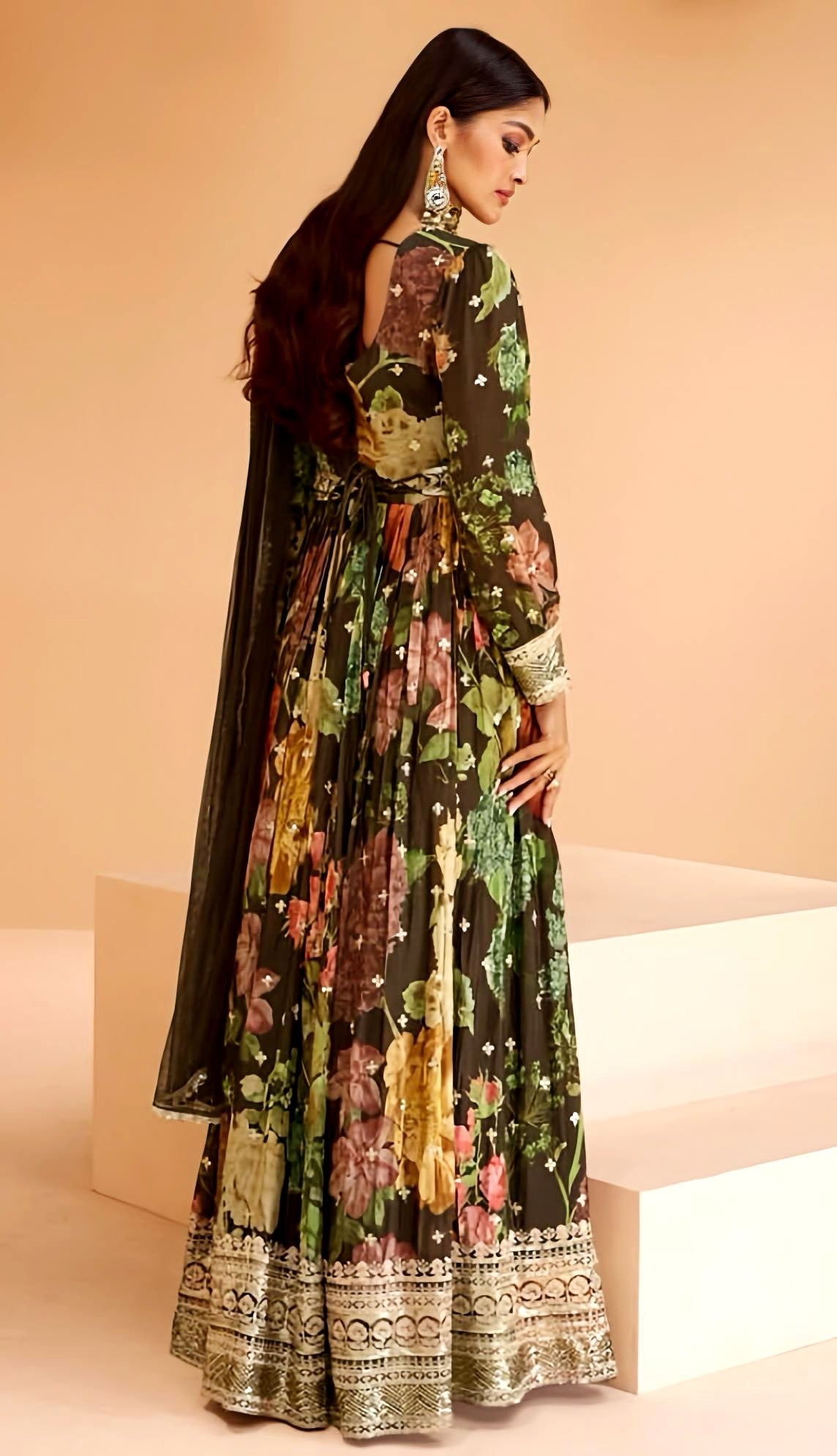 Beautiful GRAND western gown HOA050