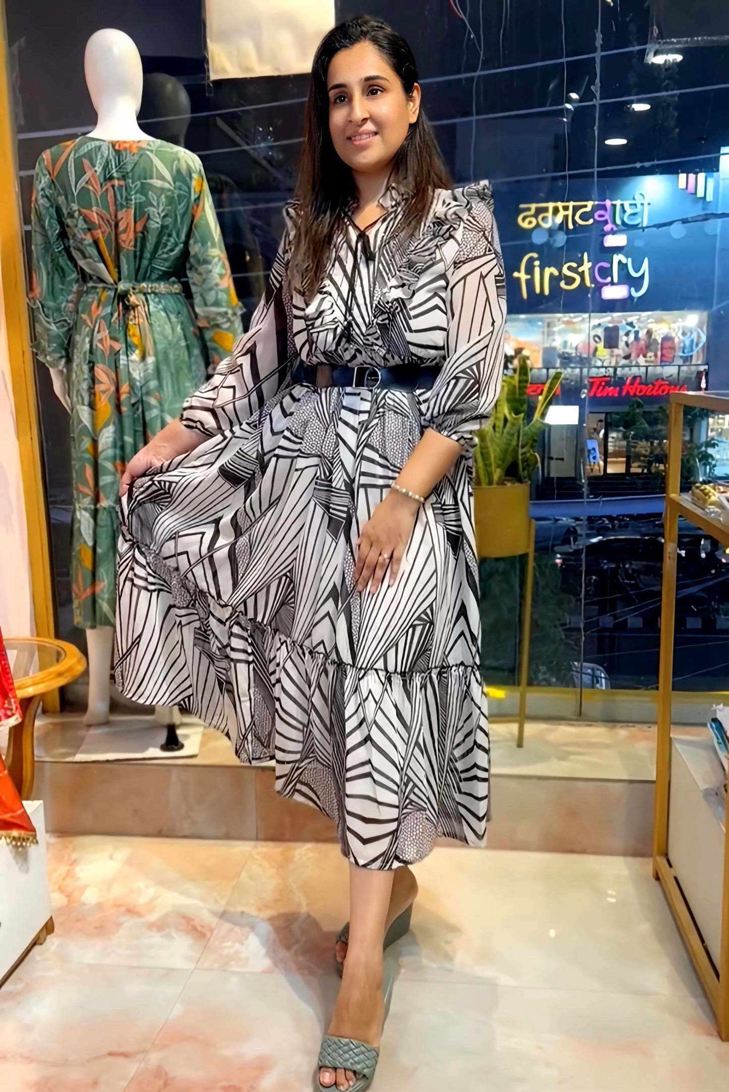 TULIP PREMIUM GOREGETTE FROCK HOA064