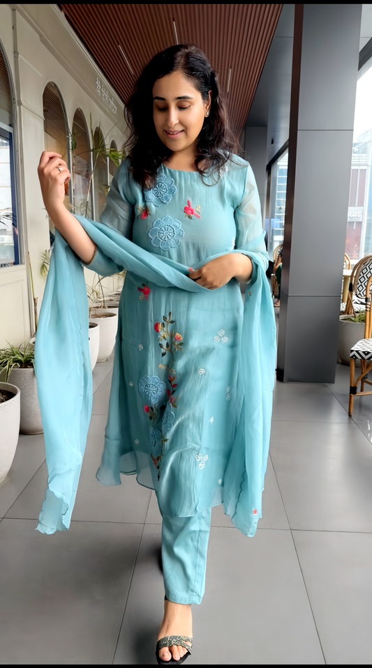 APPLIQUE KNOT DUPATTA SET HOA0215