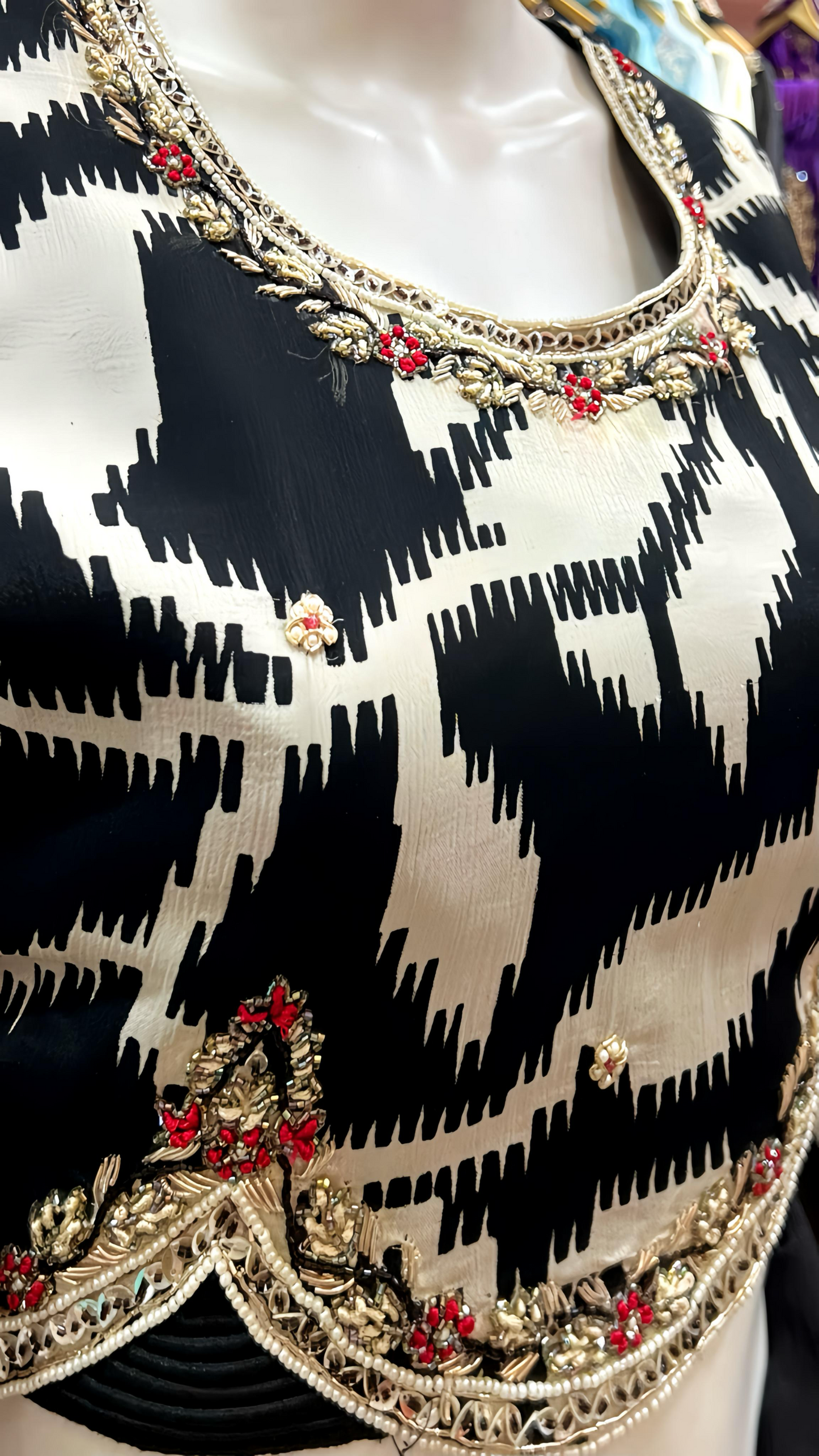 Deepika DRAPE SET WITH HAND EMBROIDERY HOA0169