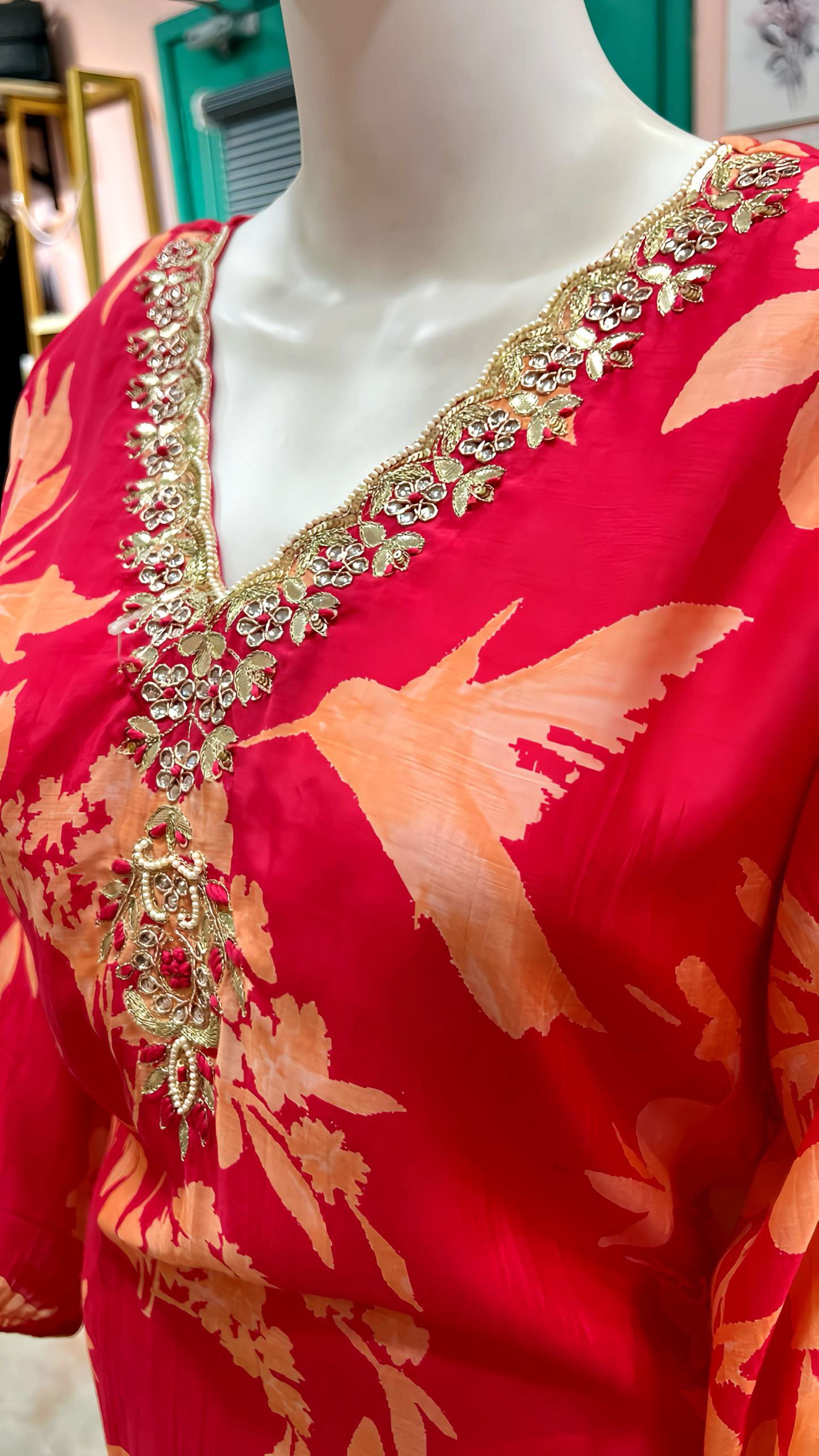 SMYRA ELEGANT SUIT WITH HAND EMBROIDERY HOA0162