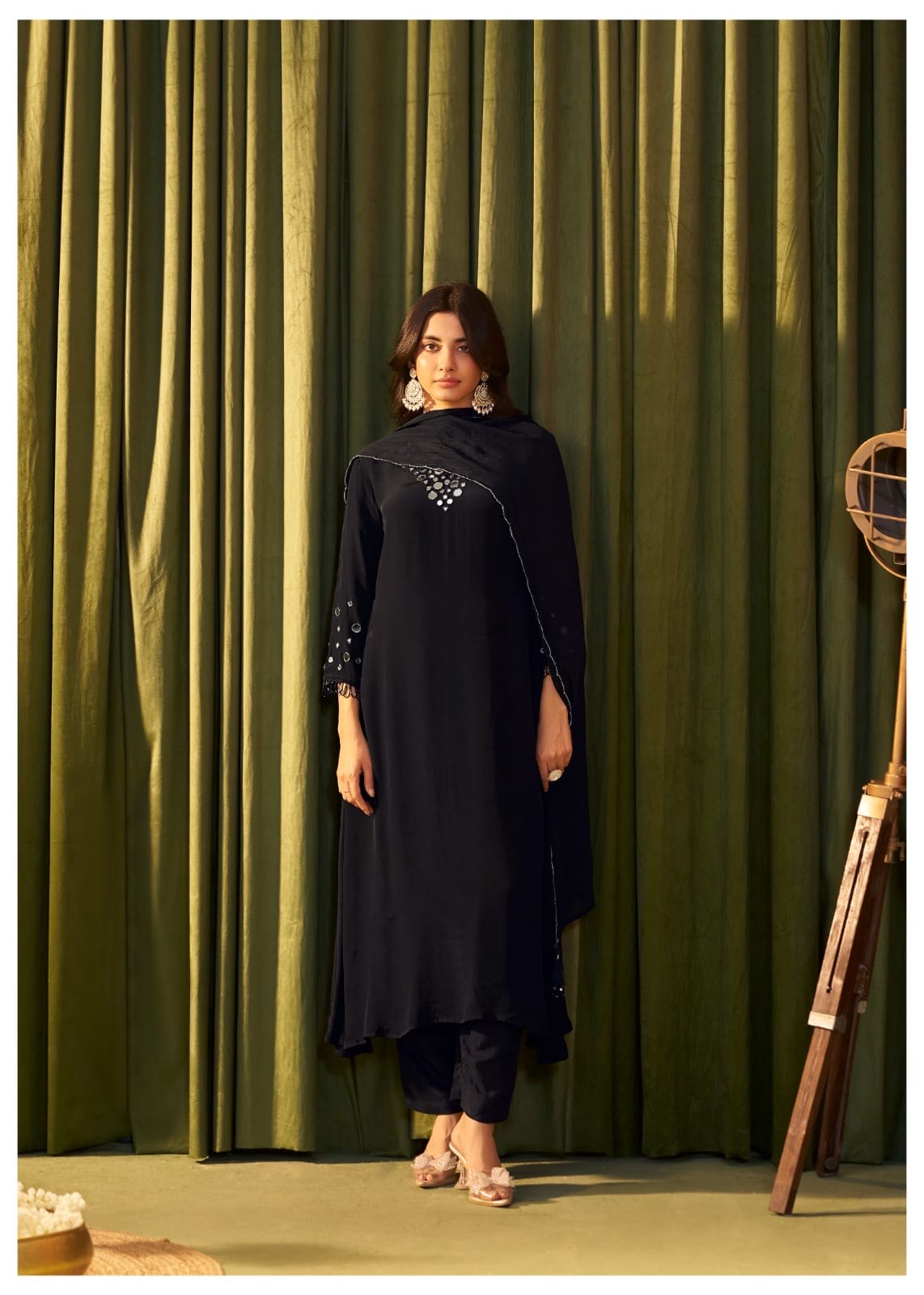 SYRA ONYX MIRRROR SUIT HOA072