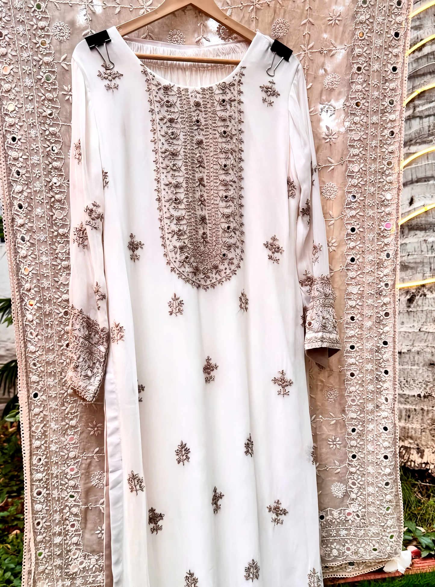 Off White Luxury Hand Embroidery Georgette Suit Set HOA0207