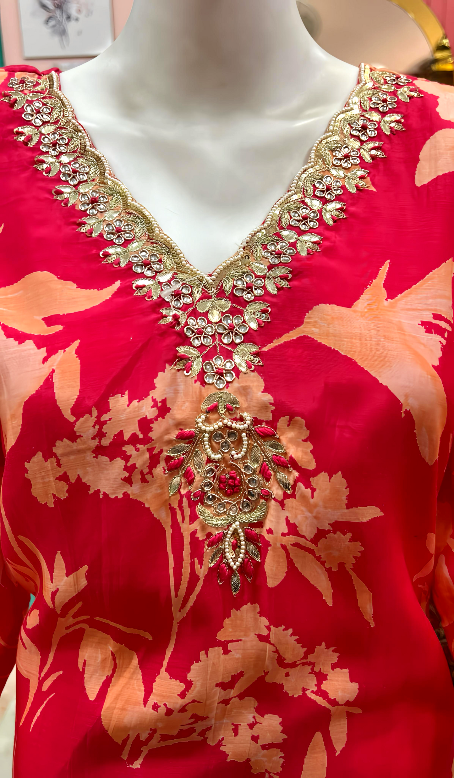 SMYRA ELEGANT SUIT WITH HAND EMBROIDERY HOA0162