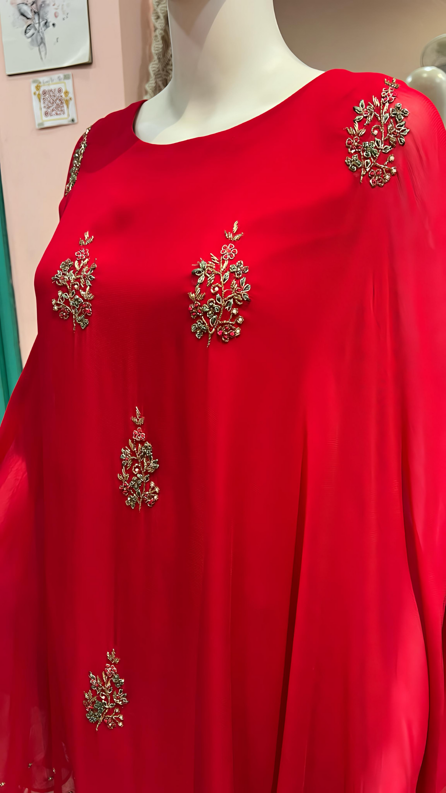 LUXE HAND EMBROIDERY CAPE STYLE TULIP SET HOA0176