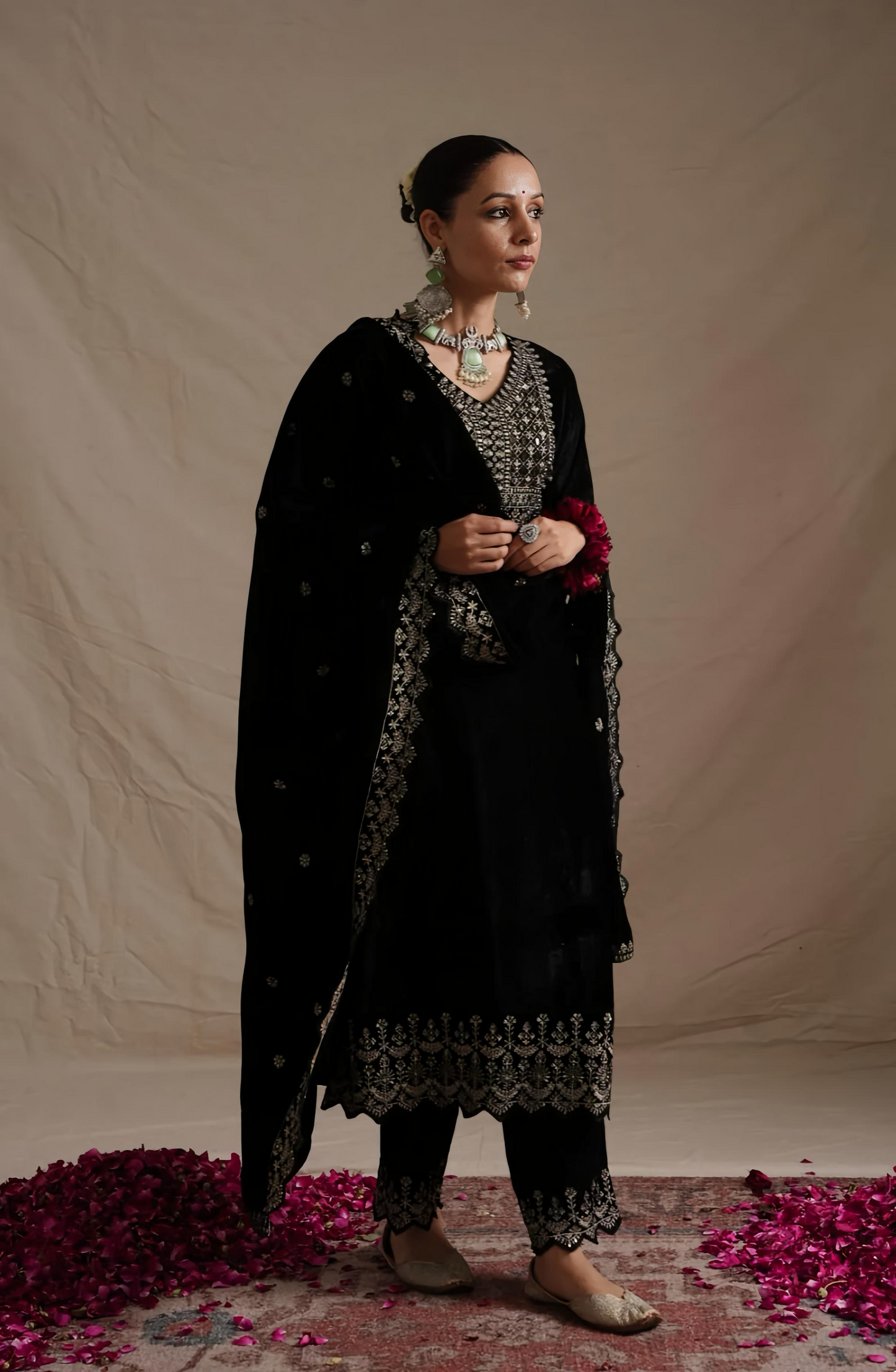NIKHAAR ZARI PREMIUM VELVET SUIT HOA0189