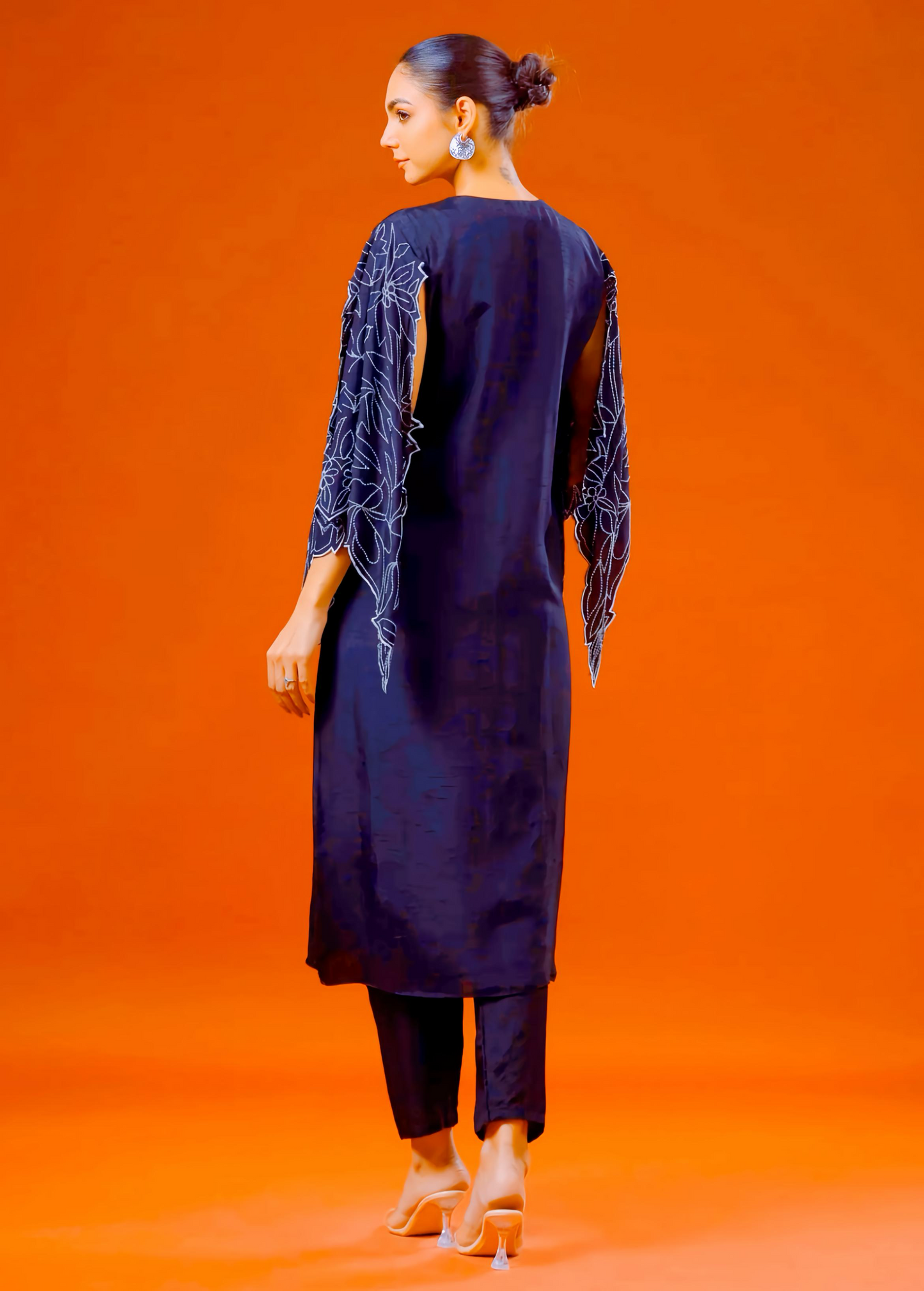 Beautiful Co-Ord Set With Embroidery Work HOA019