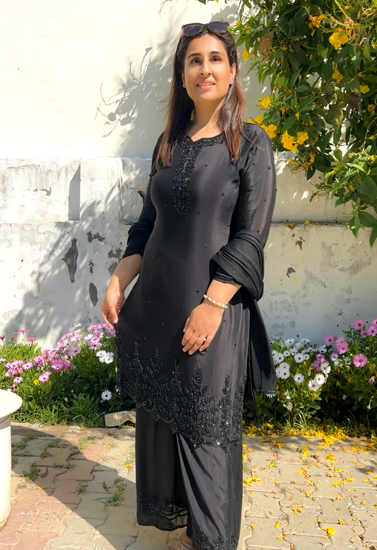 Beautiful Suit With Hand Embroidery HOA008