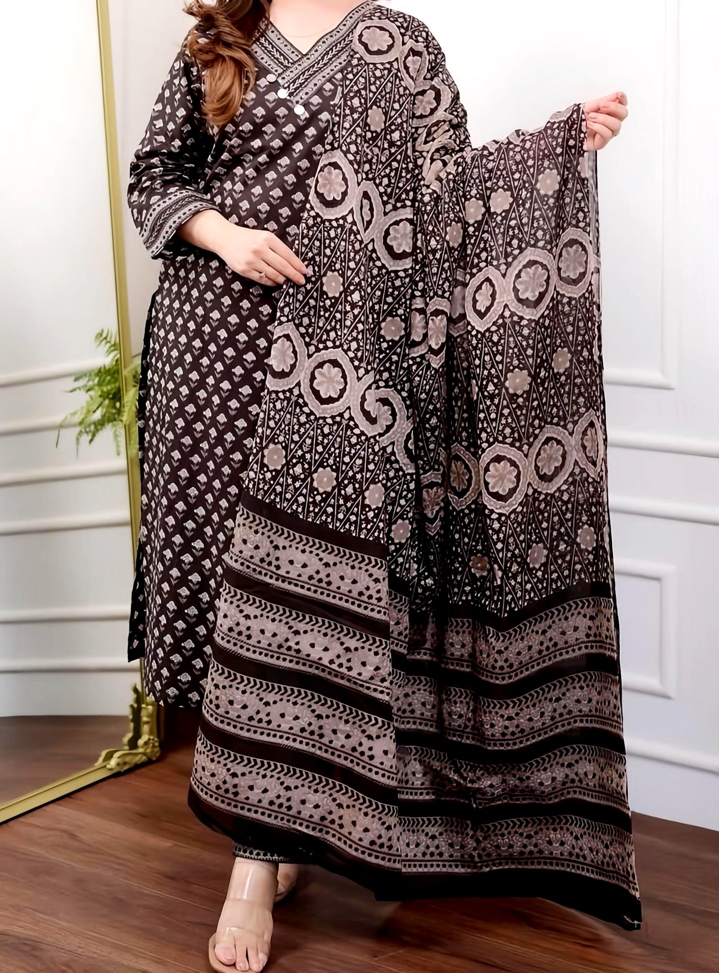 DIMPLE TRADITIONAL MUL COTTON SUIT HOA090