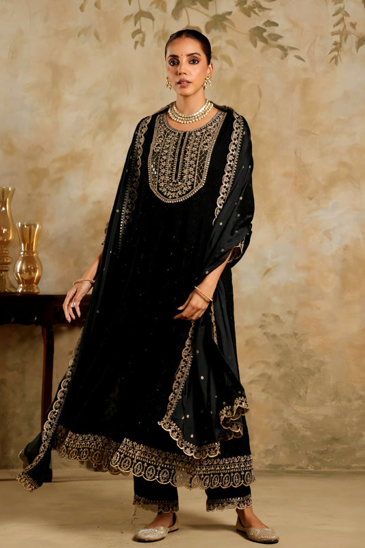 DIVA BLACK ANARKALI WITH MAHARANI DUPATTA HOA107