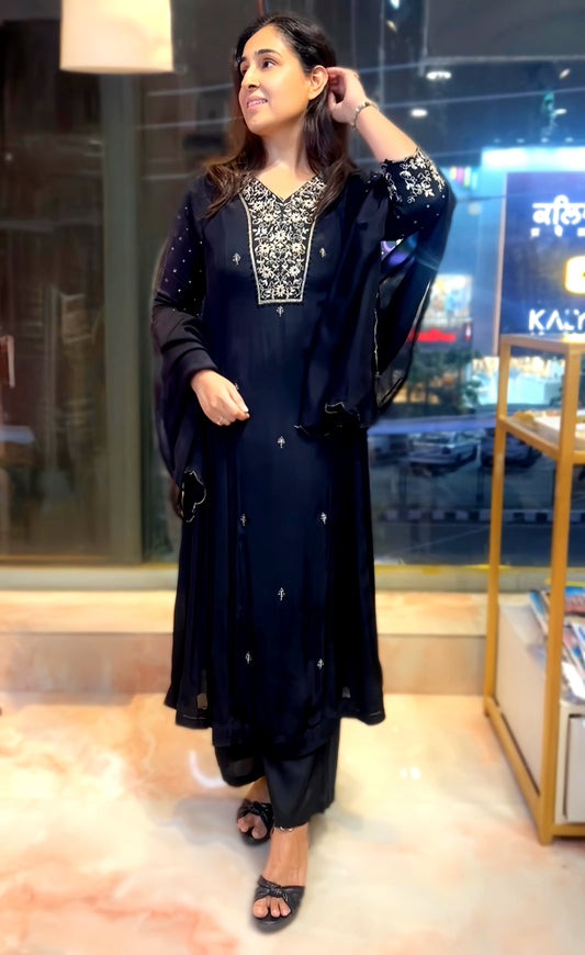 ZARDOZI BLACK ANARKAL HOA069