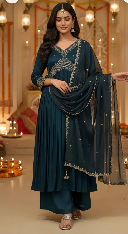 MEERA MORPANKH CHINNON SUIT HOA0127