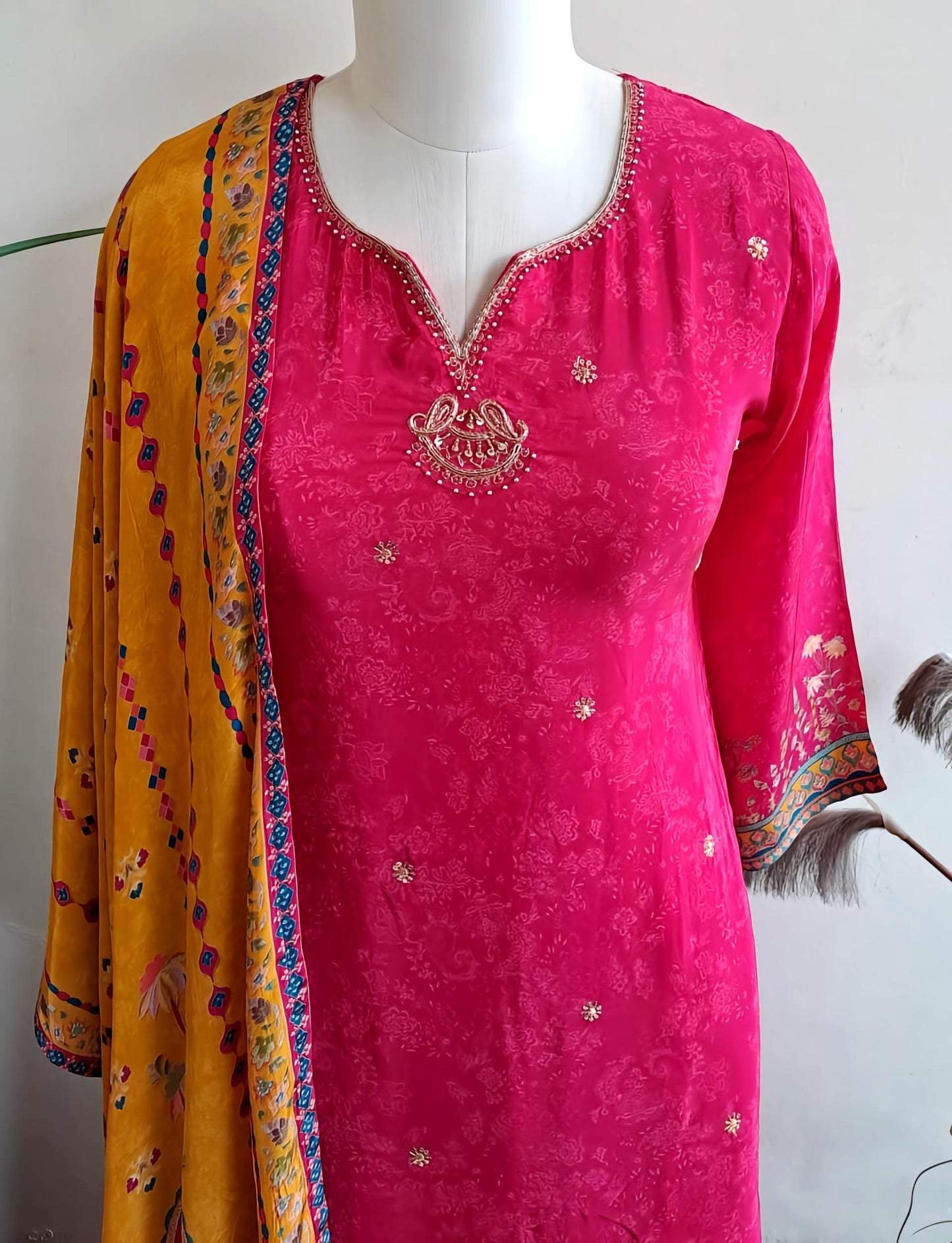 DULHAN PRETTY DUPATTA SET PURE CREPE HOA095