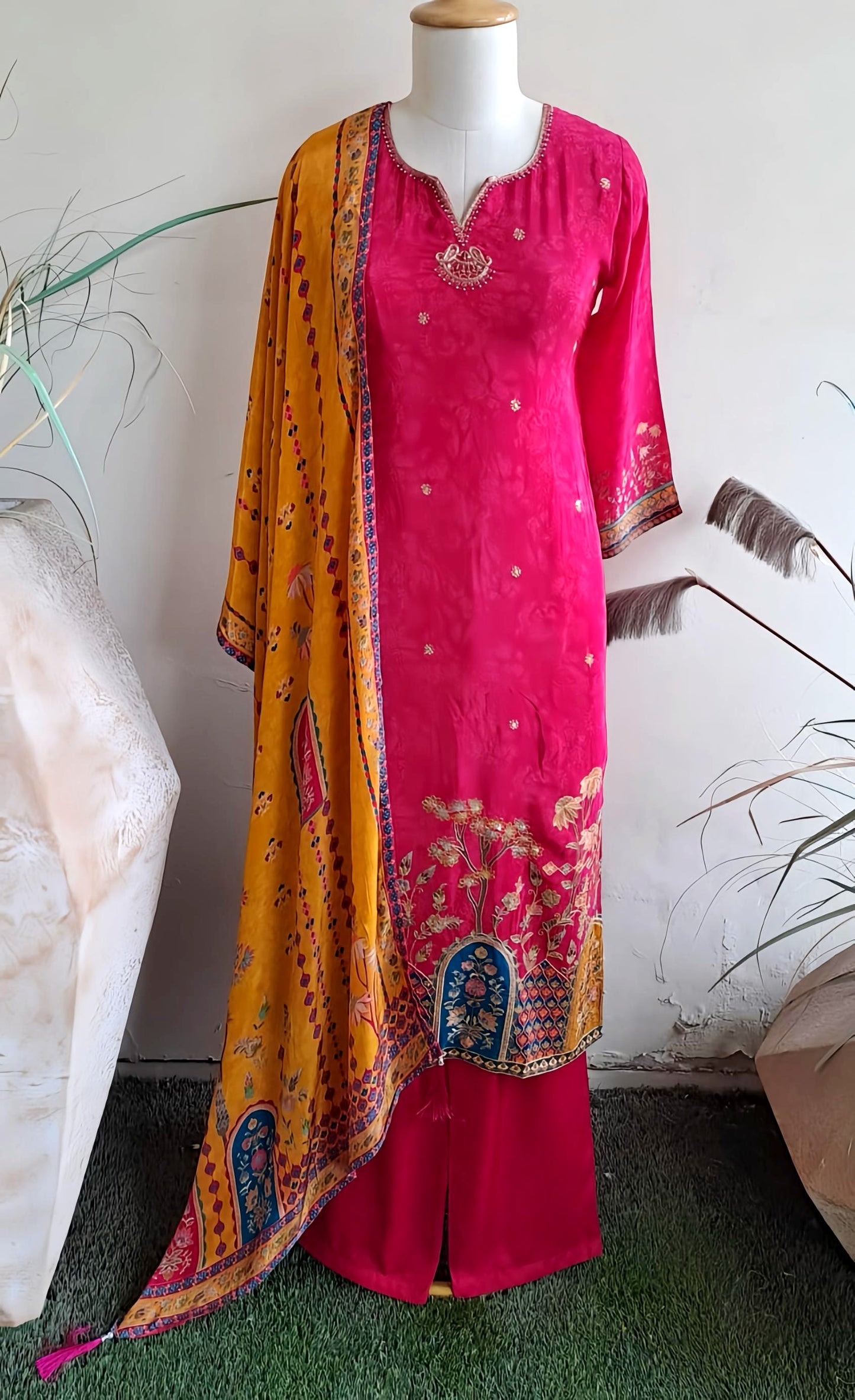 DULHAN PRETTY DUPATTA SET PURE CREPE HOA095