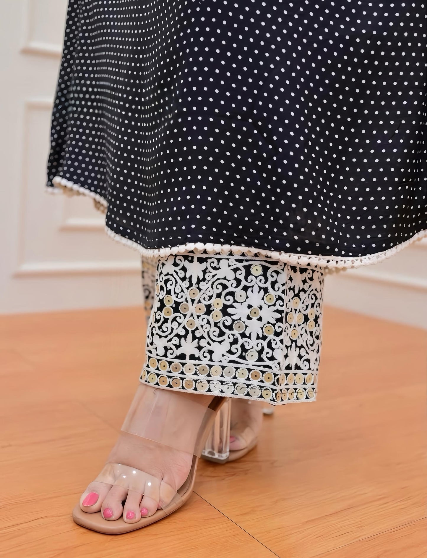 POLKA BLACK A-LINE EMBROIDERED HOA070