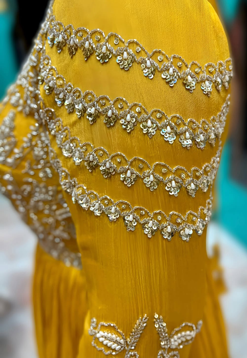 MAHARANI HAND EMBOIDERY GOWN HOA0142