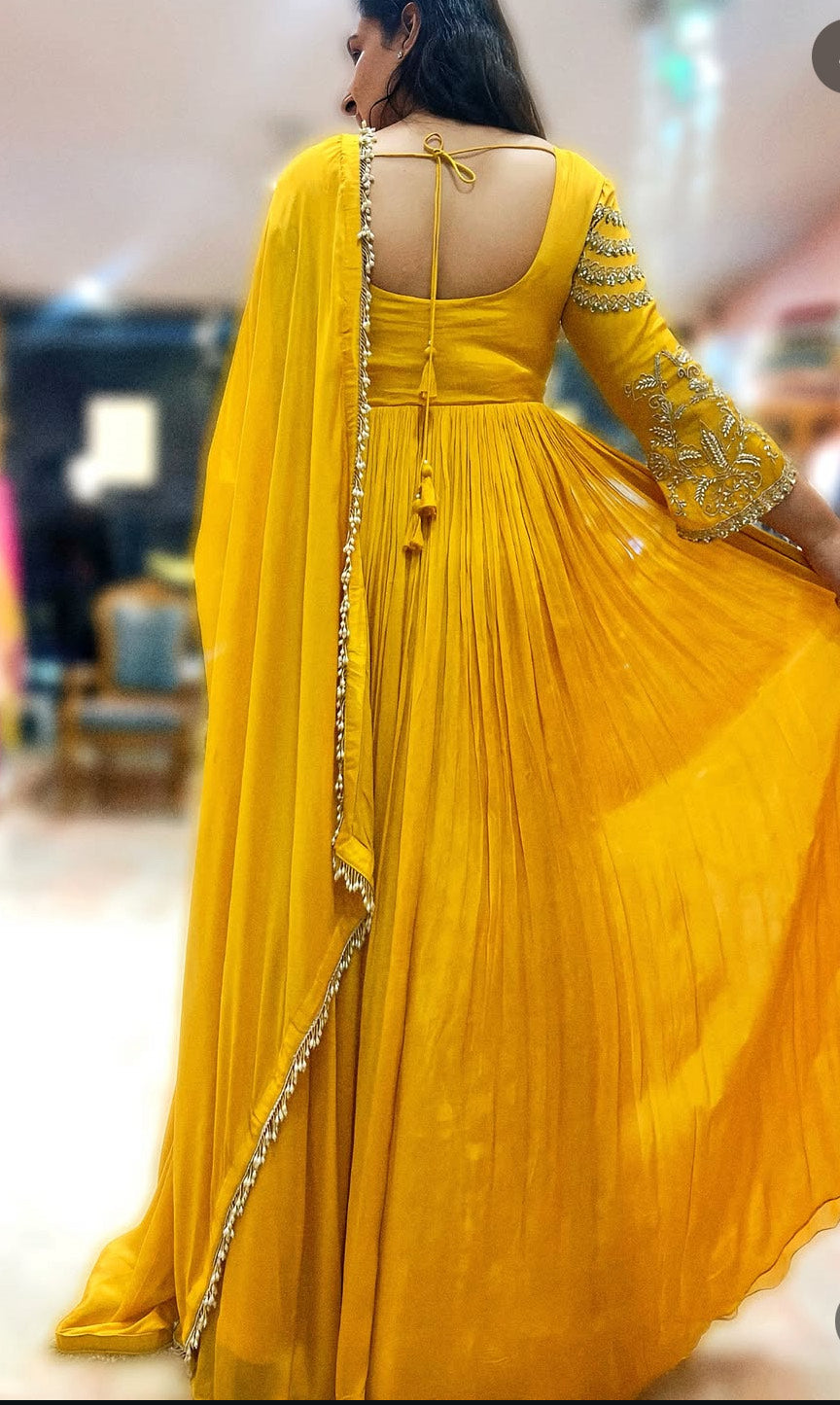 MAHARANI HAND EMBOIDERY GOWN HOA0142