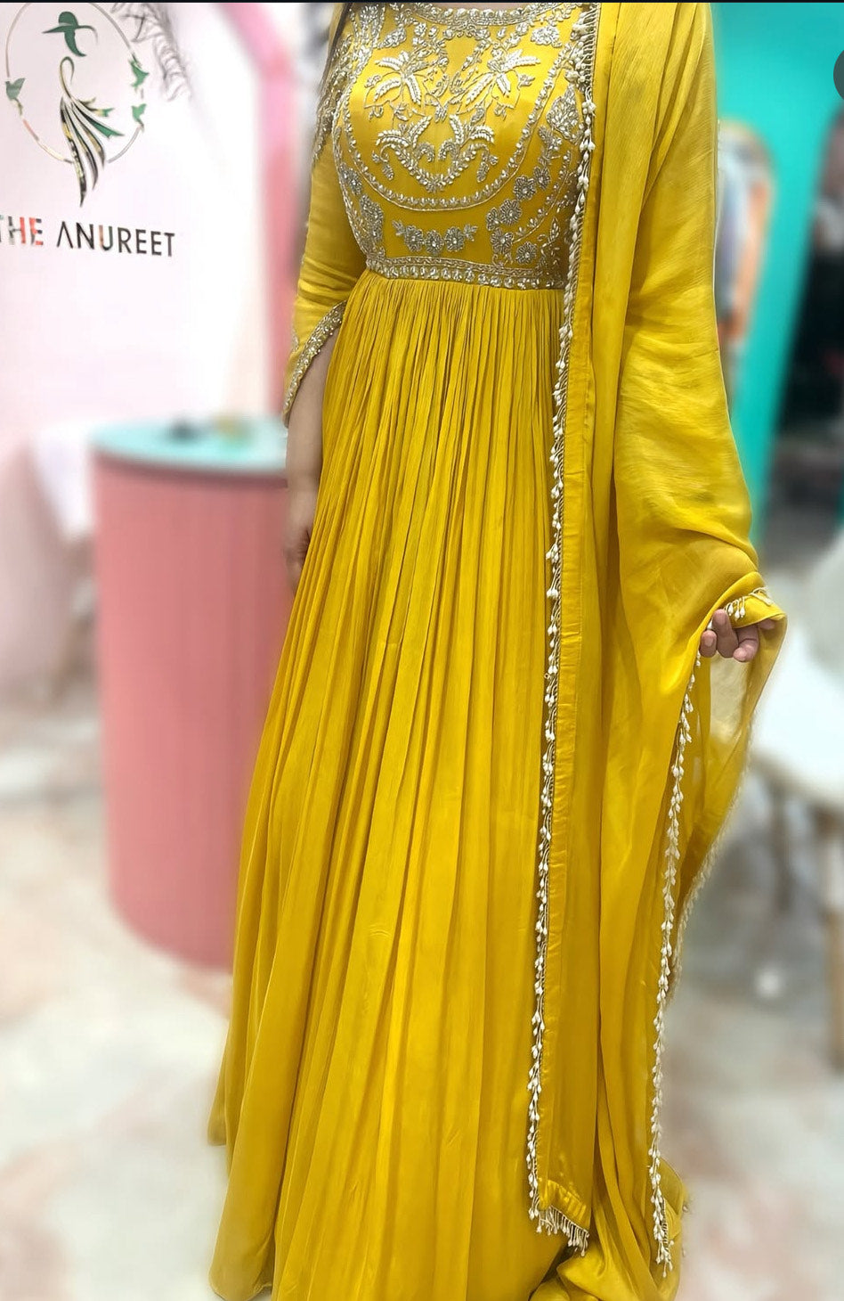 MAHARANI HAND EMBOIDERY GOWN HOA0142