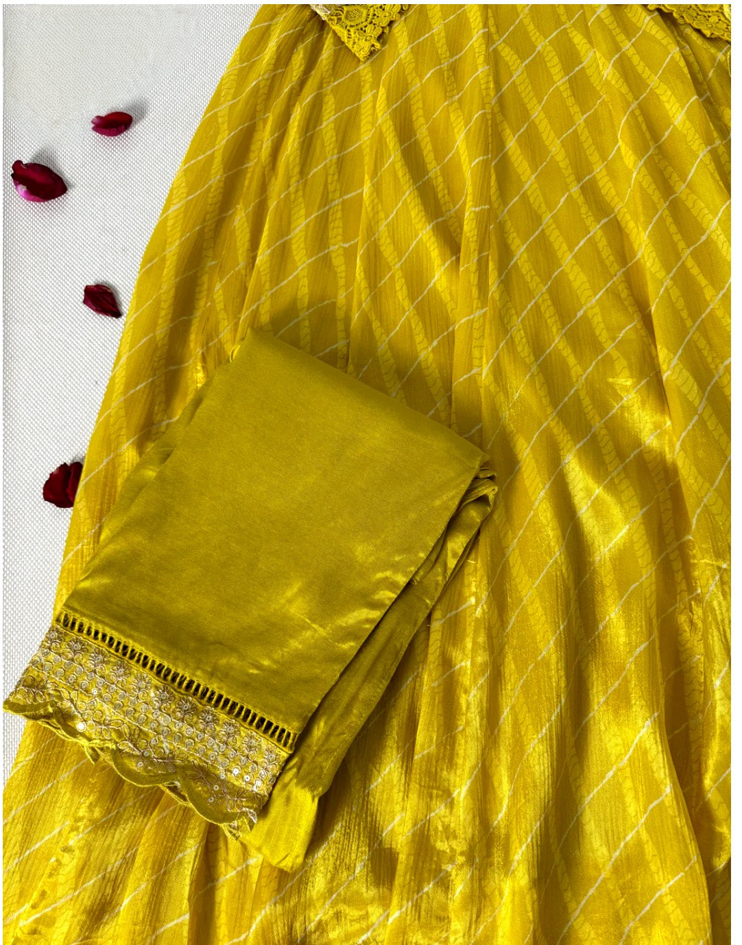 PRANSHI HALDI OUTFIT HOA071