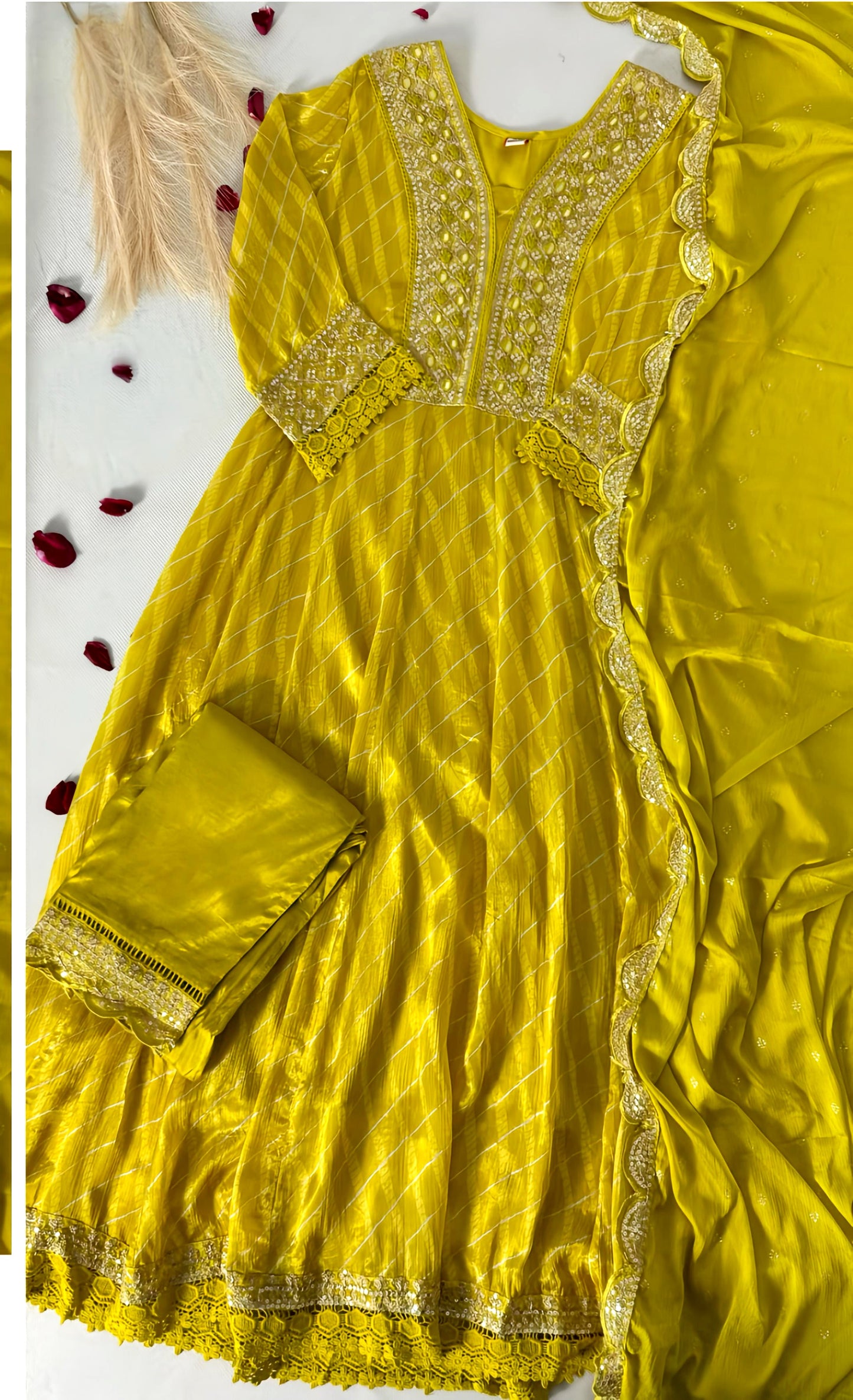 PRANSHI HALDI OUTFIT HOA071